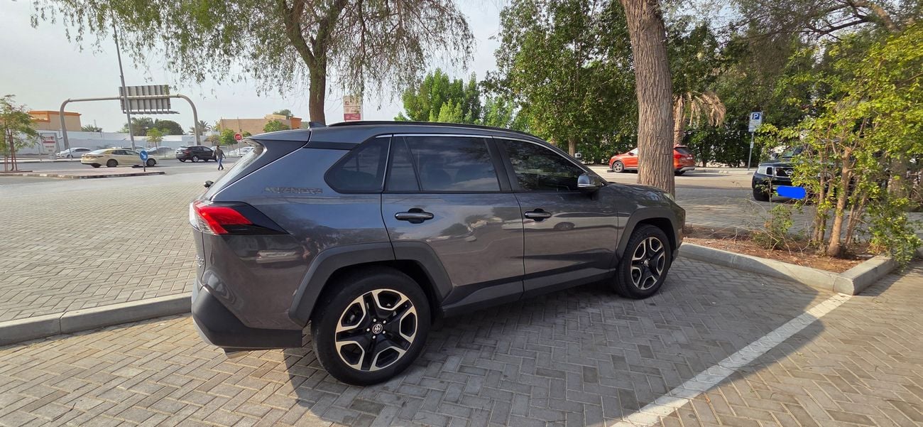 تويوتا راف ٤