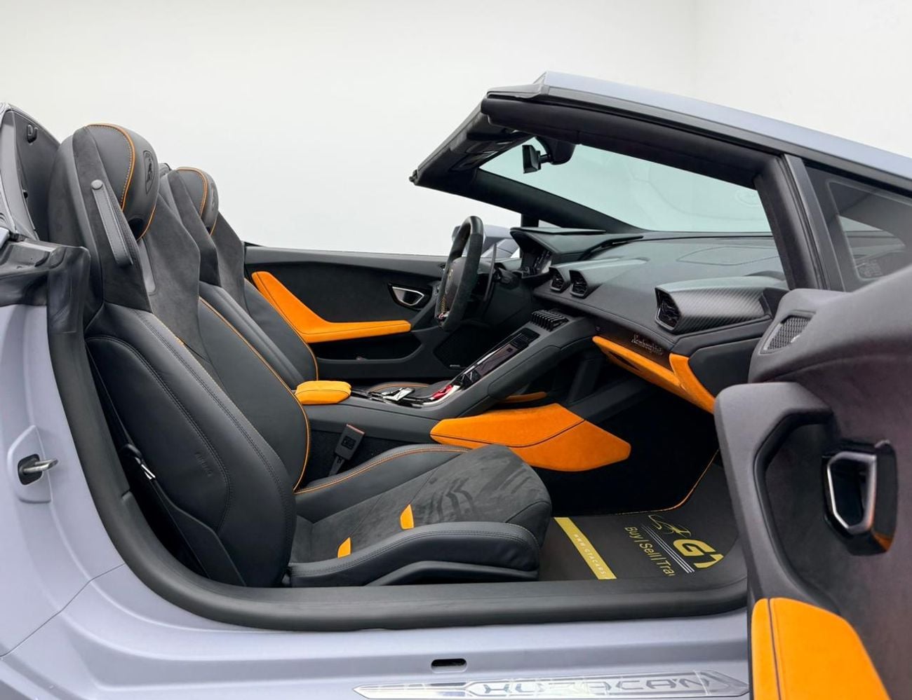لامبورغيني هوراكان ايفو سبايدر 2023 Lamborghini Huracan EVO Spyder, 2027 Lamborghini Warranty, Very Low Km, Fully Loaded, GCC