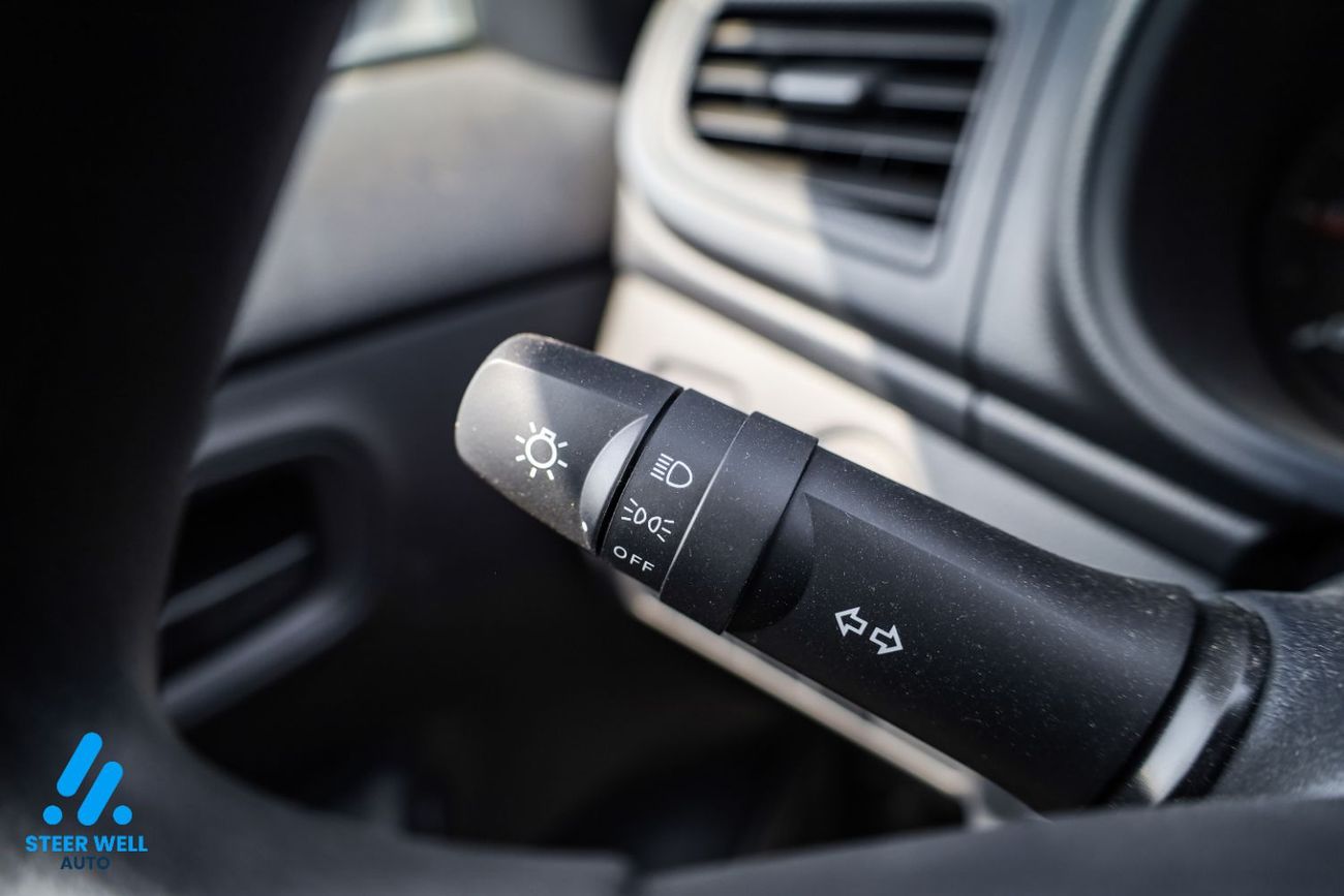 Mitsubishi L200 2.5L DIESEL DCABIN | 4x2 GL 5MT | 2023