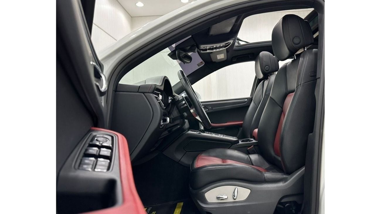 Porsche Macan Std 2018 Porsche Macan, Warranty, Full Porsche Service History, GCC