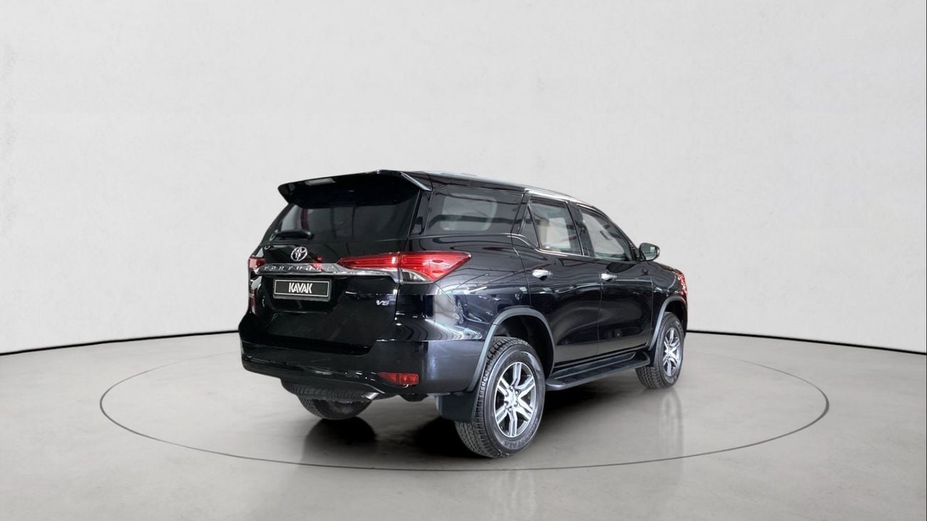 تويوتا فورتونر 4.0 4WD AUTO 7STR GXR RA/RB | شامل الضمان | 0 ﺪﻔﻋﺓ ﺃﻮﻟﻯ
