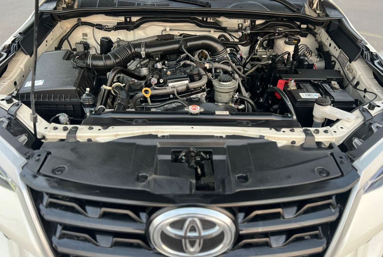 Toyota Fortuner 2020 Toyota Fortuner EXR 2.7L V4 - AWD 4x4 GCC -  Rear Cam - Cruise Control - 2025 Shape Modified