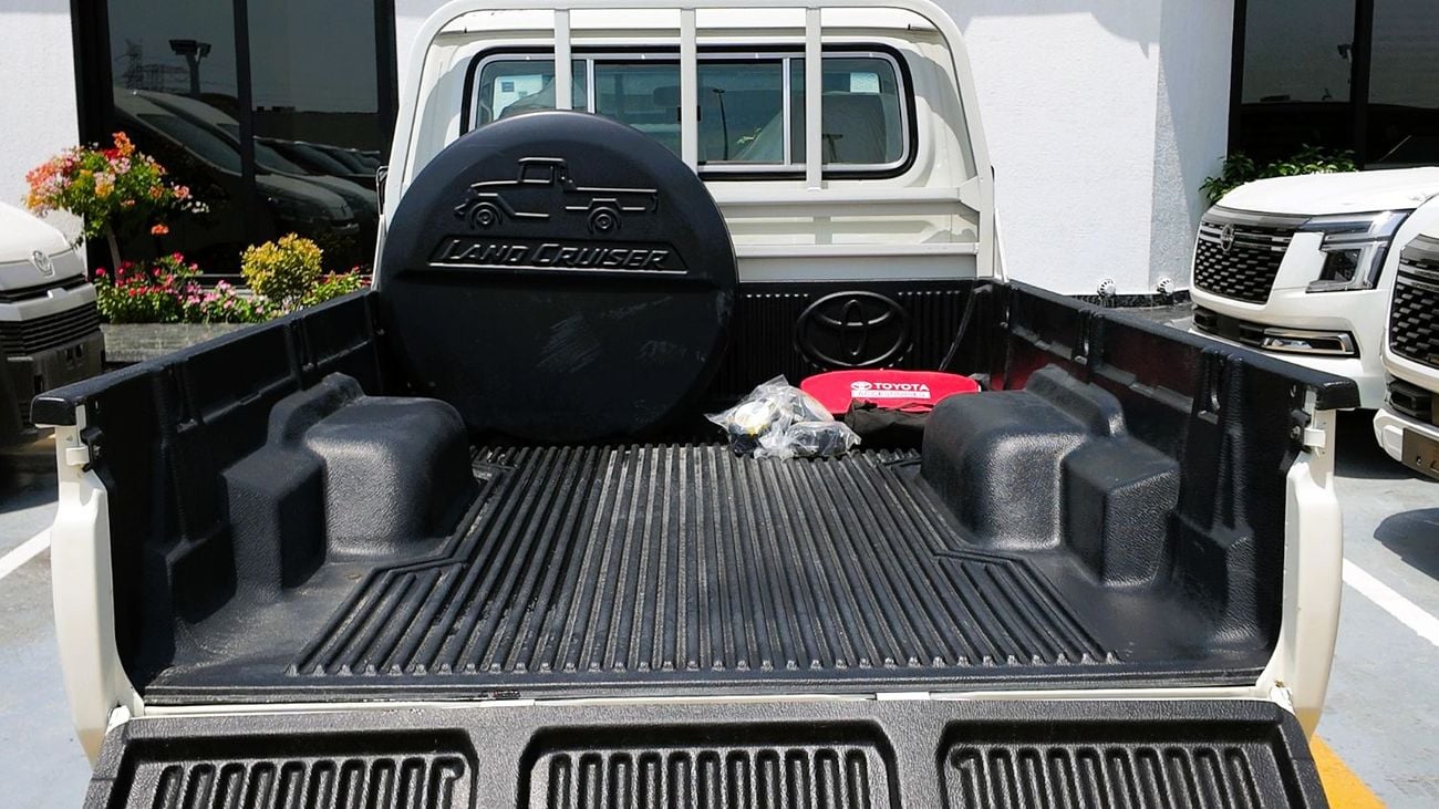 Toyota Land Cruiser Pick Up TOYOTA LC 70 LX V6 70th Anniversary