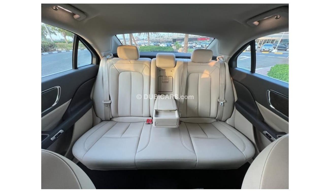 Lincoln Continental LINCOLN CONTINENTAL 2019 GCC UNDER WARANTY WITH SERVICE CONTRACT IN PERFECT CONDITION