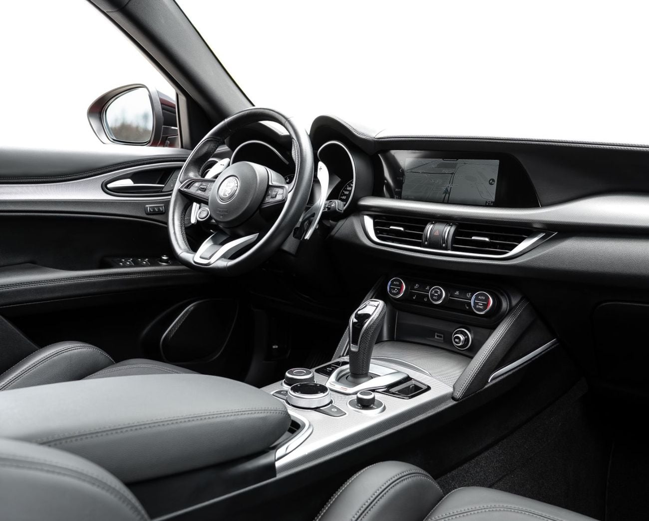 ألفا روميو ستيلفيو Veloce 2024 Alfa Romeo Stelvio Q4, 2028 Alfa Romeo Warranty, Low Kms, GCC