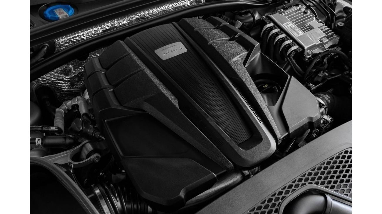 بورش ماكان 2024 Porsche Macan S / Sport Chrono Plus / Porsche Warranty