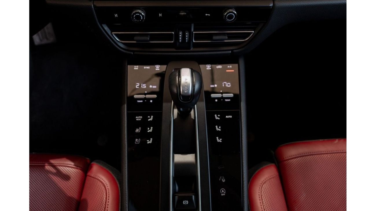 Porsche Macan Porsche Macan 2023 GCC under Agency Warranty with Flexible Down-Payment.