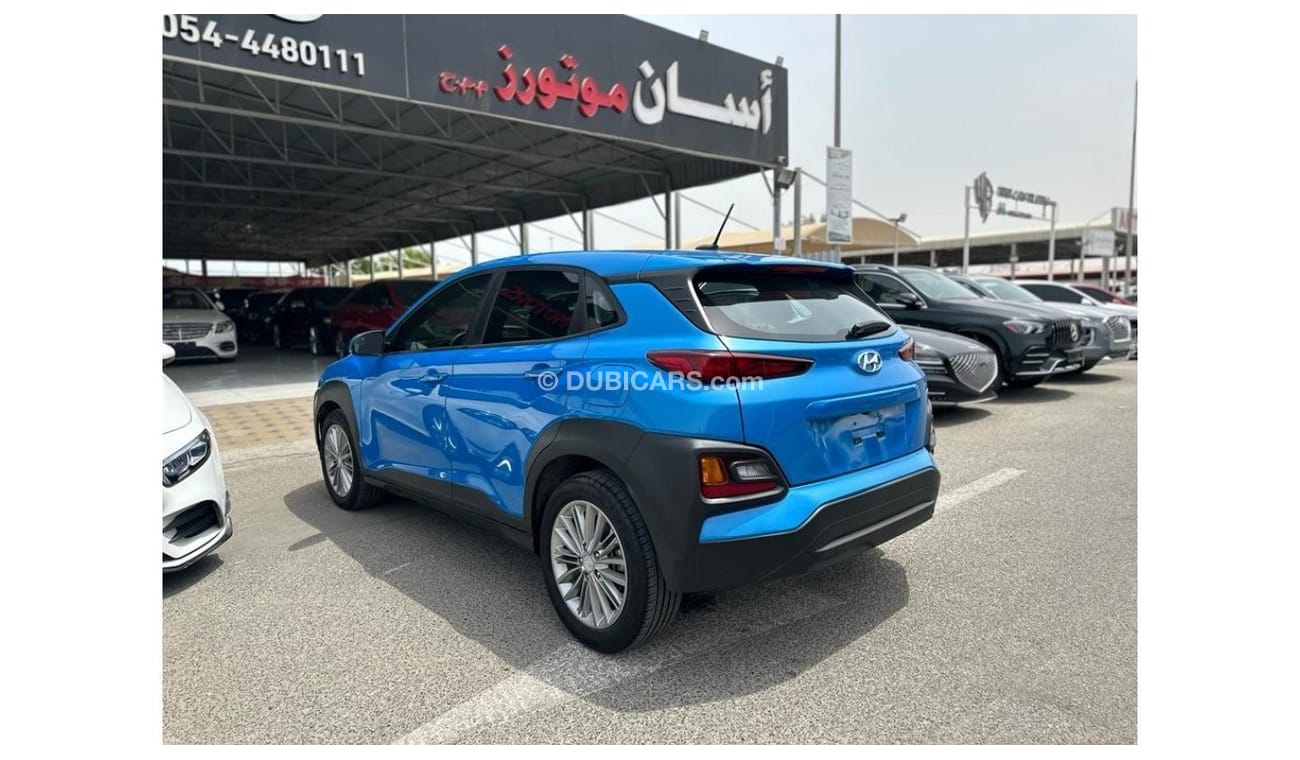Hyundai Kona SE