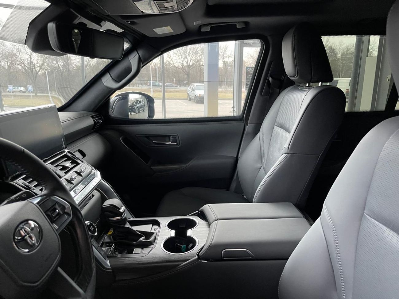 Toyota Land Cruiser Toyota Land Cruiser 300(B7+)- Armored vehicle