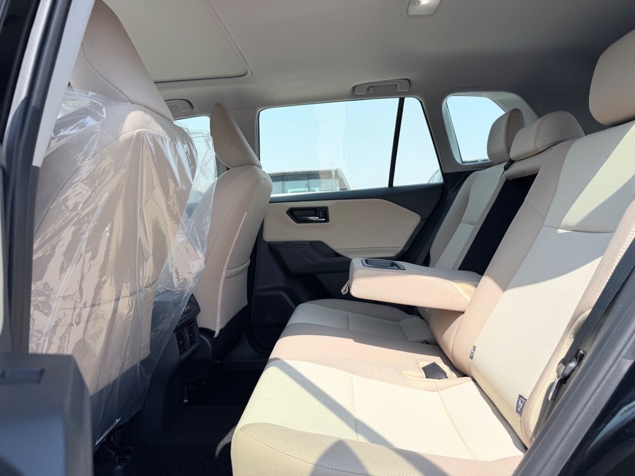 تويوتا راف ٤ XLE * الموديل: تويوتا RAV4 2026 * المحرك: 2.0 لتر بنزين * نوع الوقود: بنزين - يورو 4 * نظام الدفع: دفع ر