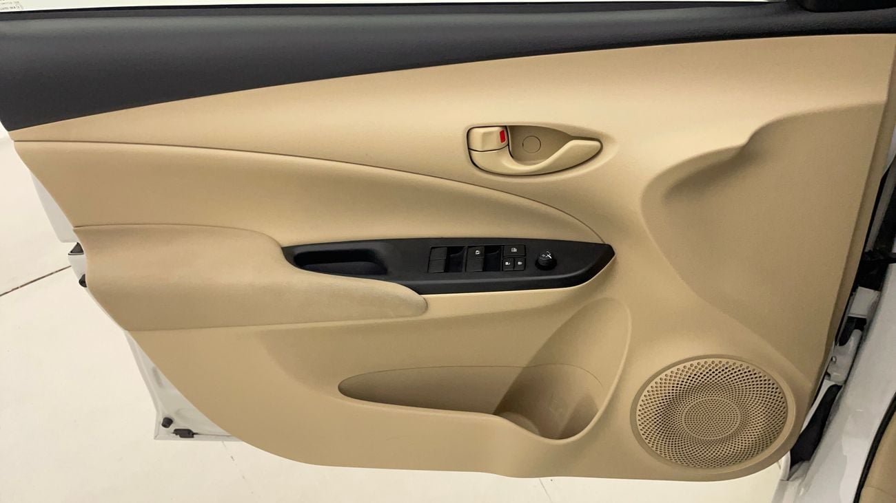 تويوتا يارس 2022 SE | AED 611/Month | 0 DP | 30 Day Return | Warranty | Service History