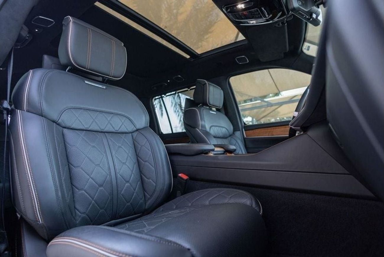 Jeep Grand Wagoneer Series III 3.0T Jeep Grand Wagoneer Series III 2023 GCC under Agency Warranty with Flexible Down-Pay