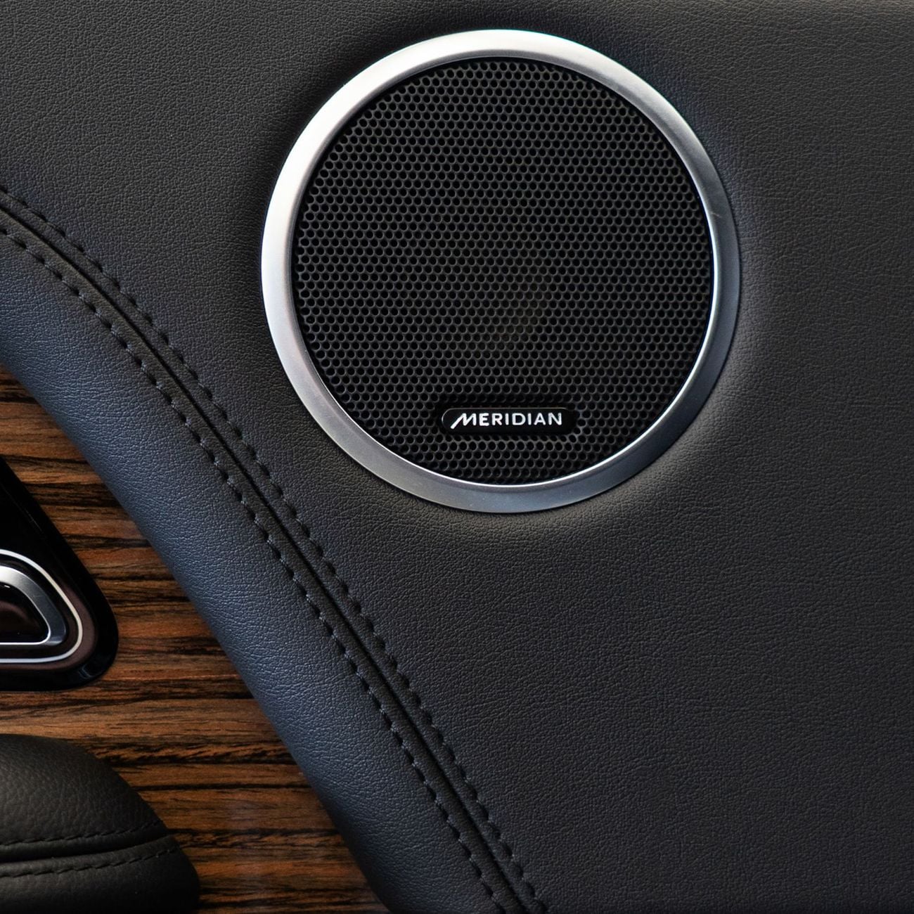 Land Rover Range Rover AED 2,682 pm • 0% Downpayment • Range Rover Vogue SE   • 1 Year Warranty