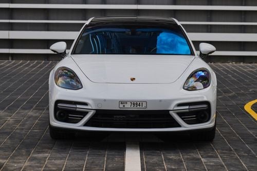 Porsche Panamera Turbo 4.0L AWD
