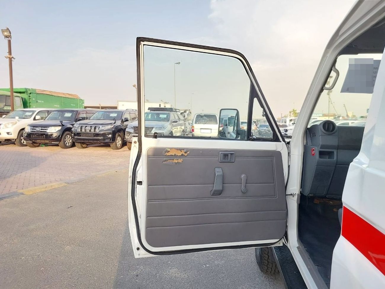 Toyota Land Cruiser TOYOTA LAND CRUISER AMBULANCE SUV RHD 2017 MODEL 4.5 L DIESEL MANUAL(PM07499)