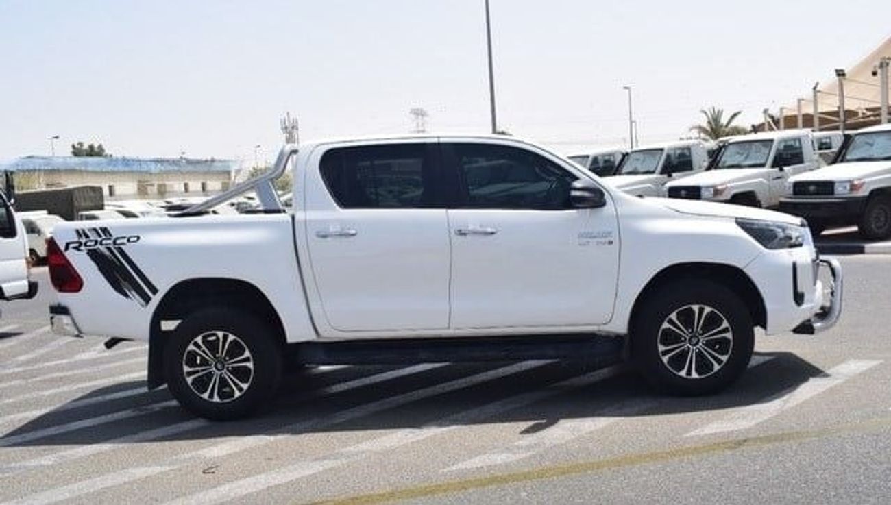 تويوتا هيلوكس TOYOTA HILUX DOUBLE CABIN SR5 TURBO D4D