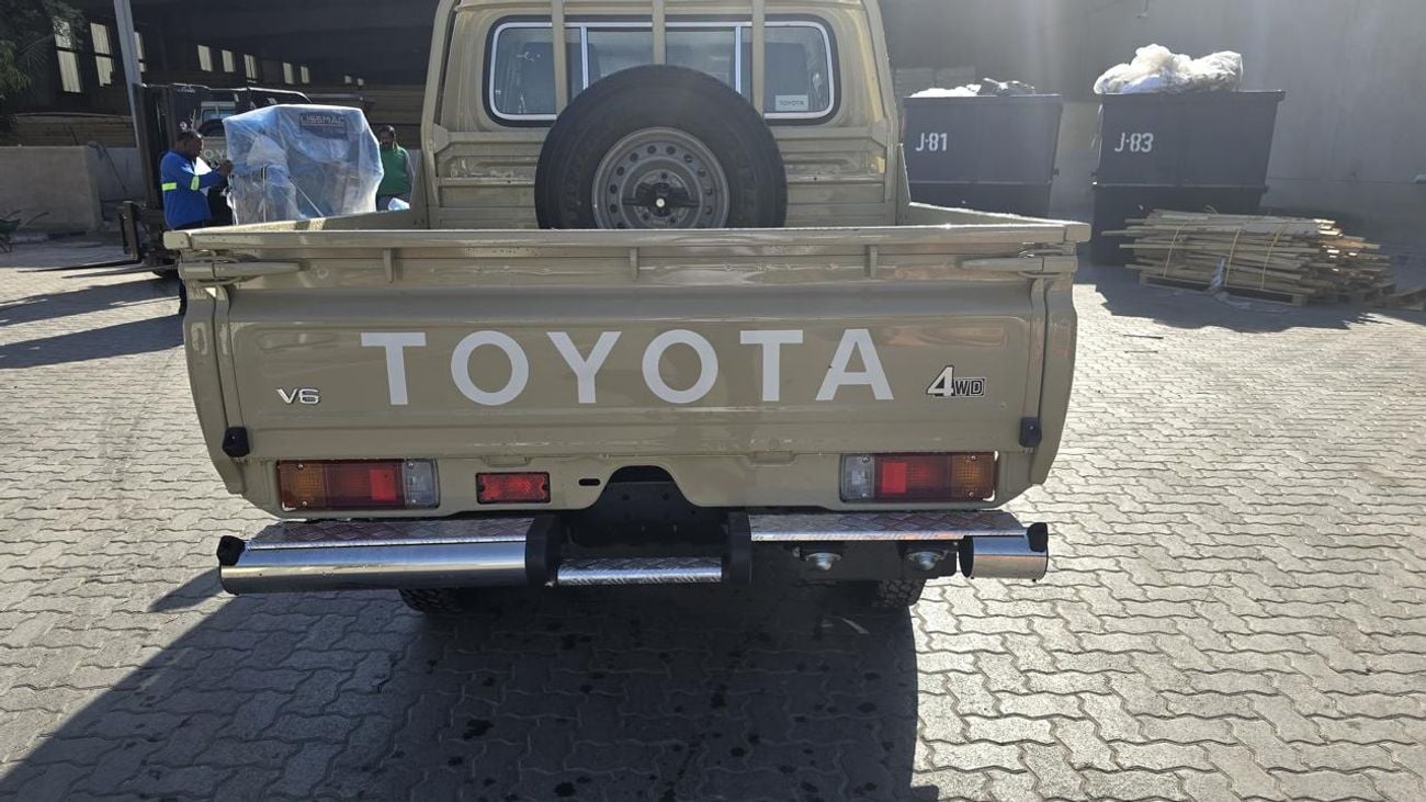 تويوتا لاند كروزر بيك آب GDJ79 DC A/T 2.8L T/Diesel 2025YM