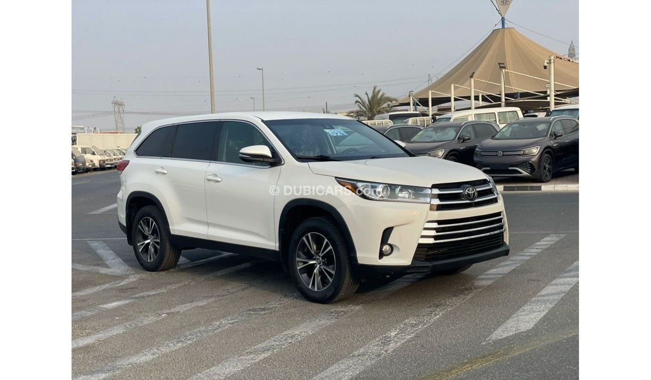 Toyota Highlander 2019 Toyota Highlander LE+ 3.5L V6 4x4 - /