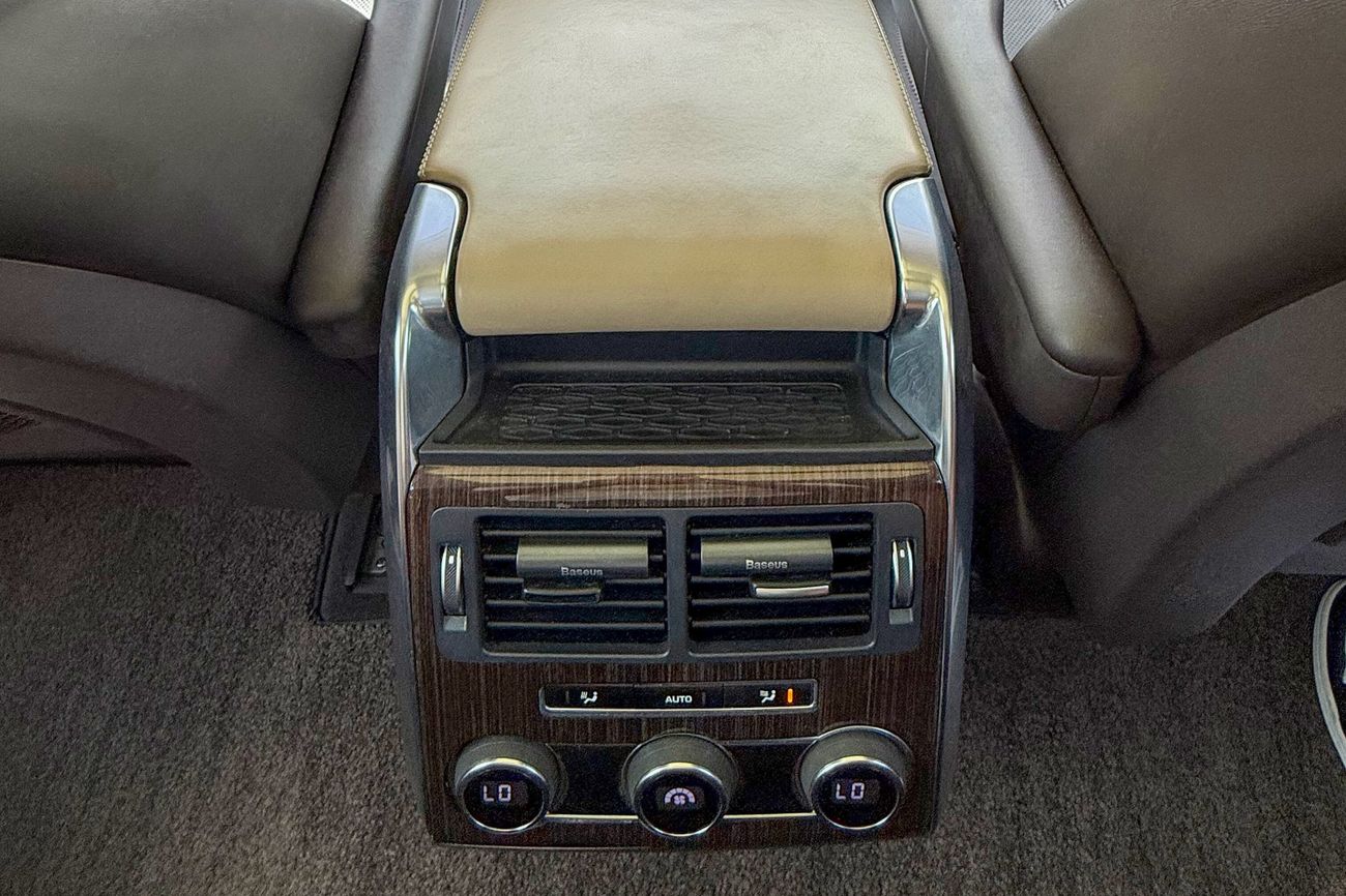 Land Rover Range Rover Sport HSE 3.0L BLACK EDITION