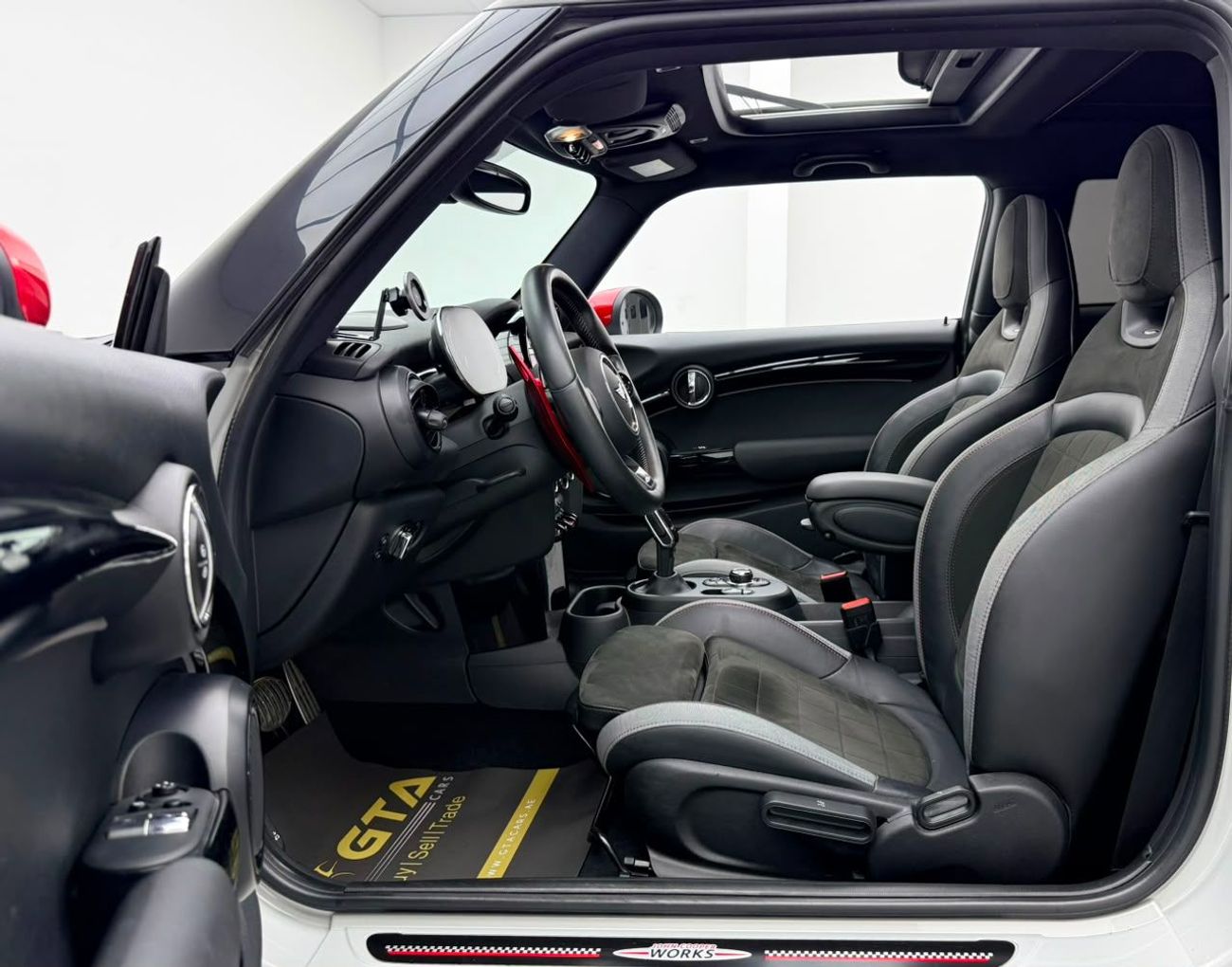 Mini John Cooper Works STANDARD 2022 MINI John Cooper Works, Auto Guard Warranty, Full Agency Service History, GCC Specs.