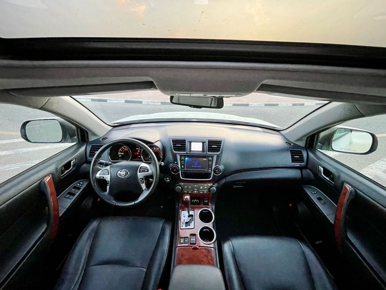 Toyota Highlander 2012 Toyota Highlander Limited Edition Full Option - Sunroof Push Start - 3.5L V6 AWD 4x4 - Full 7 S