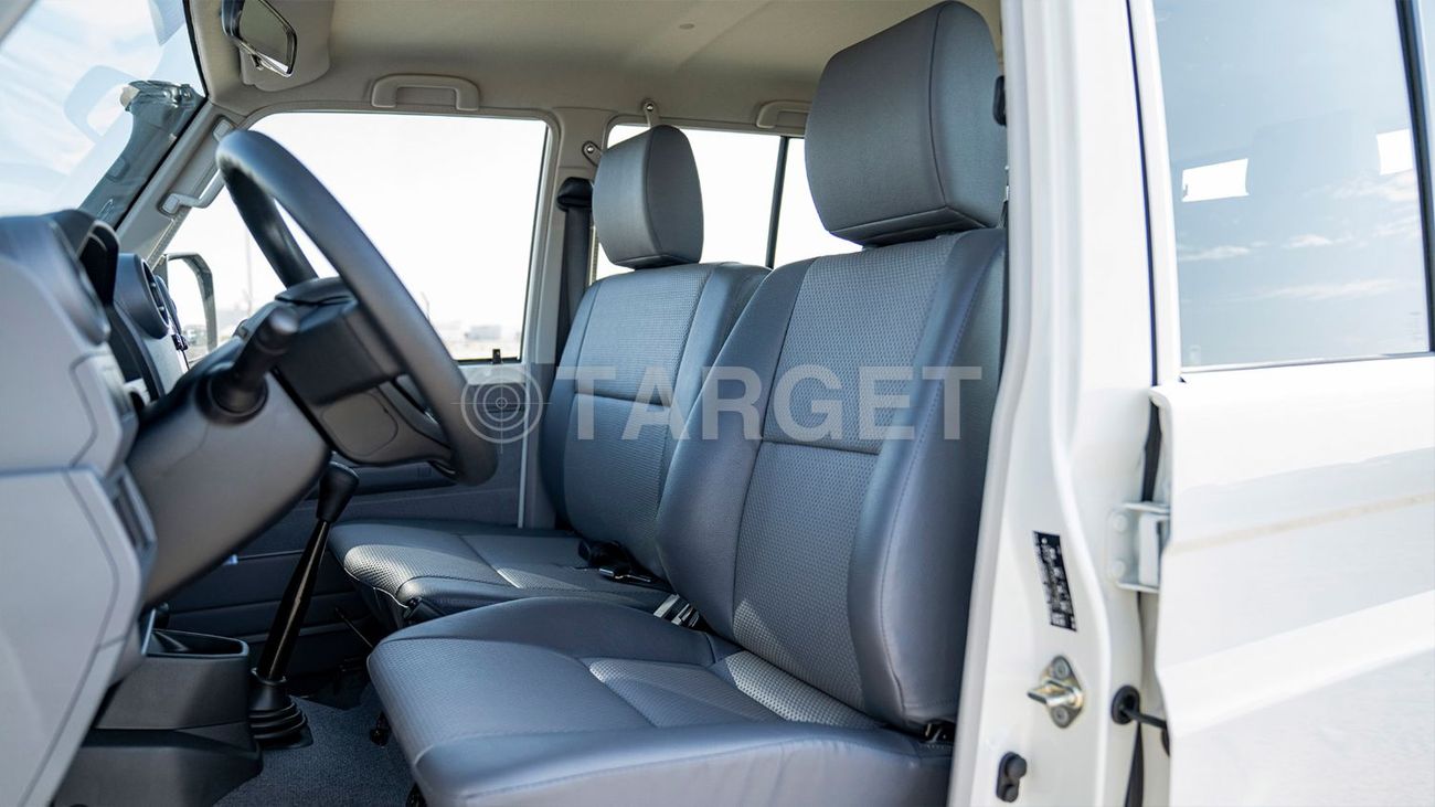 تويوتا لاند كروزر 70 LC 76 4.2     M/T   2025