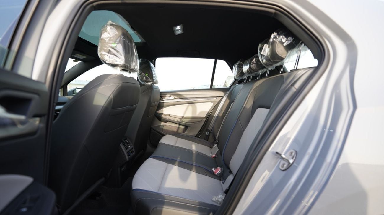 Volkswagen Golf فولكس واجن جولف R 300 TSI جديدة للبيع في دبي. لون رصاصي 2025 موديل, موجودة عند Najem auto FZE. هذه ا