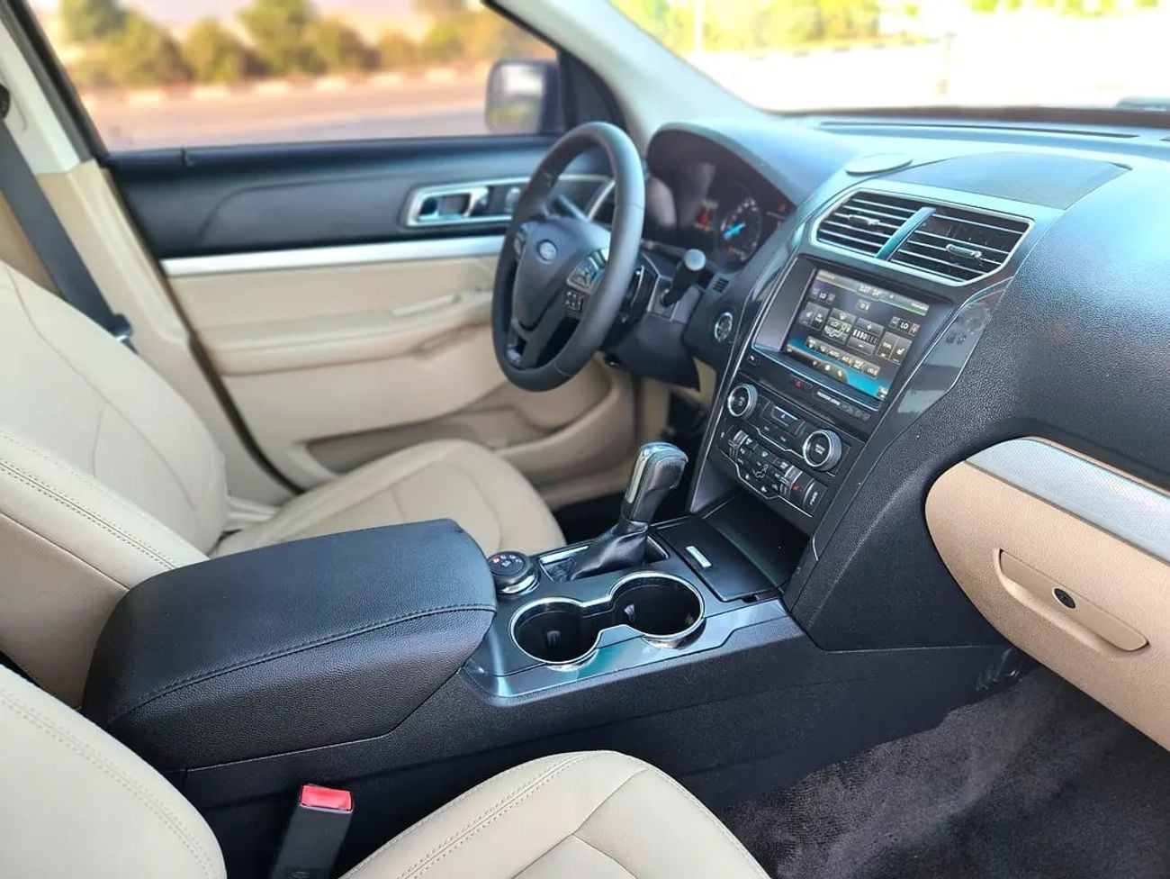 فورد إكسبلورر GCC XLT Full Option Top With Panoramic Roof Premium Condition Single Owner SUV