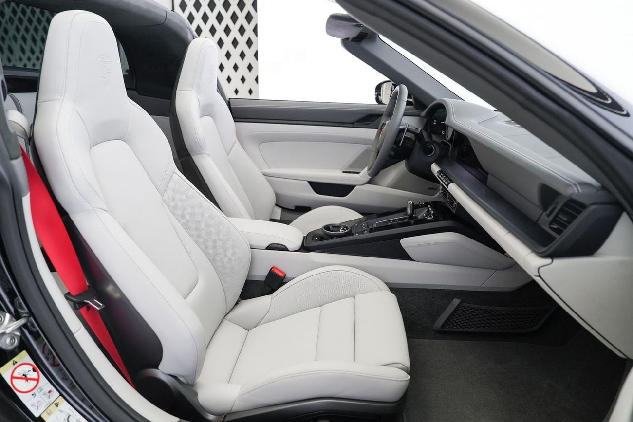 Porsche 911 Targa 4 3.0L (380 HP) Targa 4 GTS