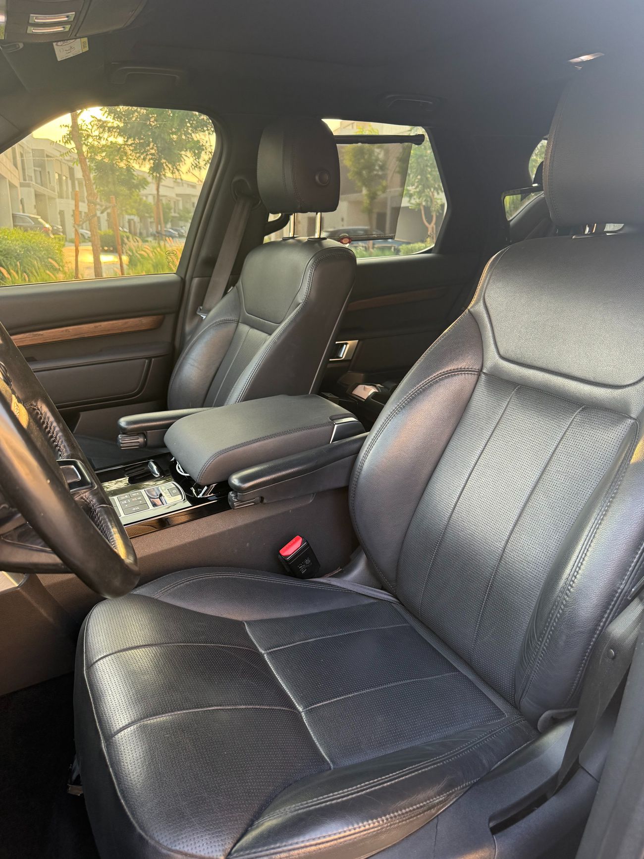 لاند روفر دسكفري HSE Luxury 3.0L (335 HP)