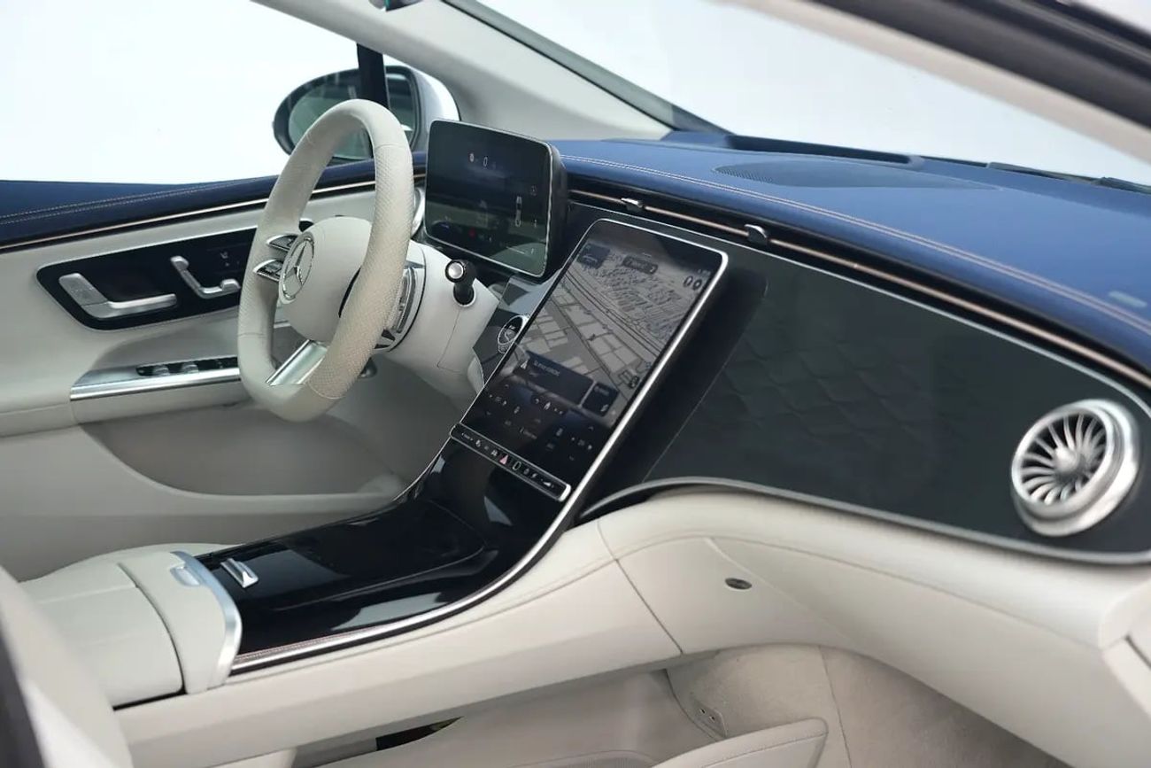 مرسيدس بنز EQE 43 350+ | GCC 60k km | Warranty Service Contract