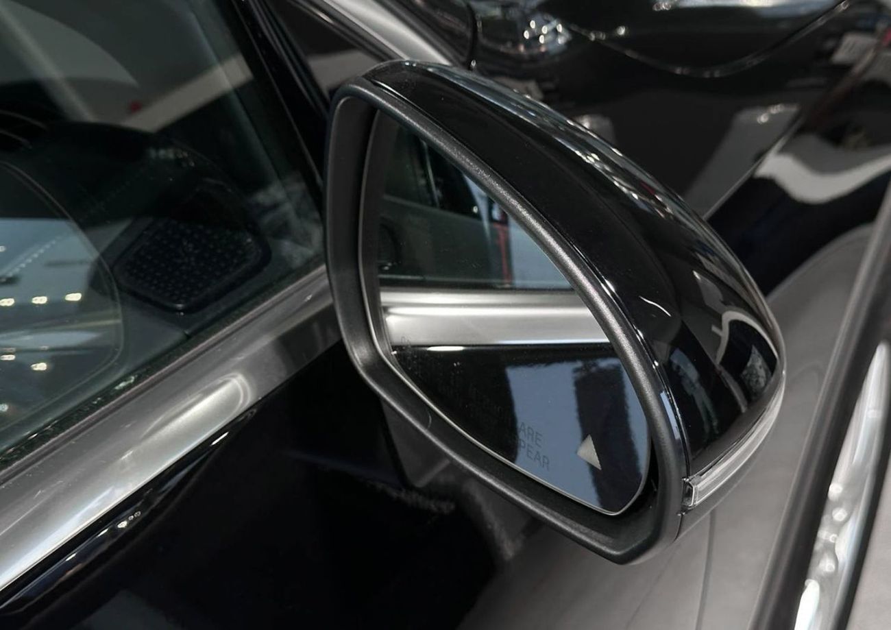 Mercedes-Benz GLC 300 clean title - no accident no painting