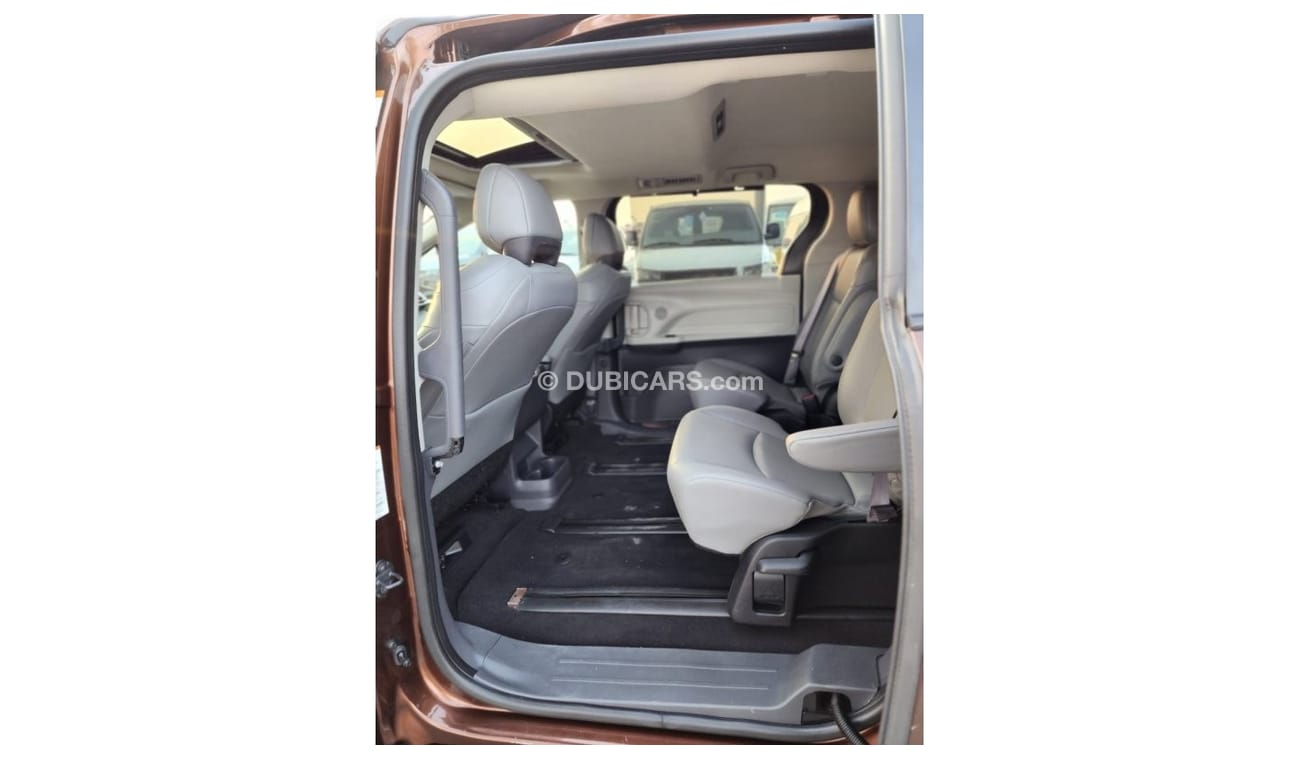 Toyota Sienna TOYOTA SIENNA FULL OPTION CLEAN CAR 2022 MODEL