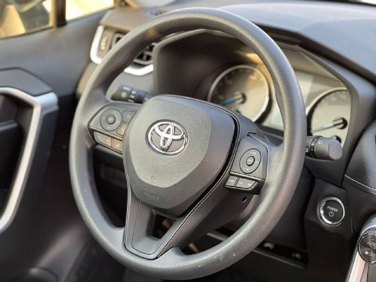 Toyota RAV4 2.5L HYBRID A/T // 2025 // MID OPTION WITH SUNROOF , NAVIGATION // SPECIAL OFFER // BY FORMULA AUTO