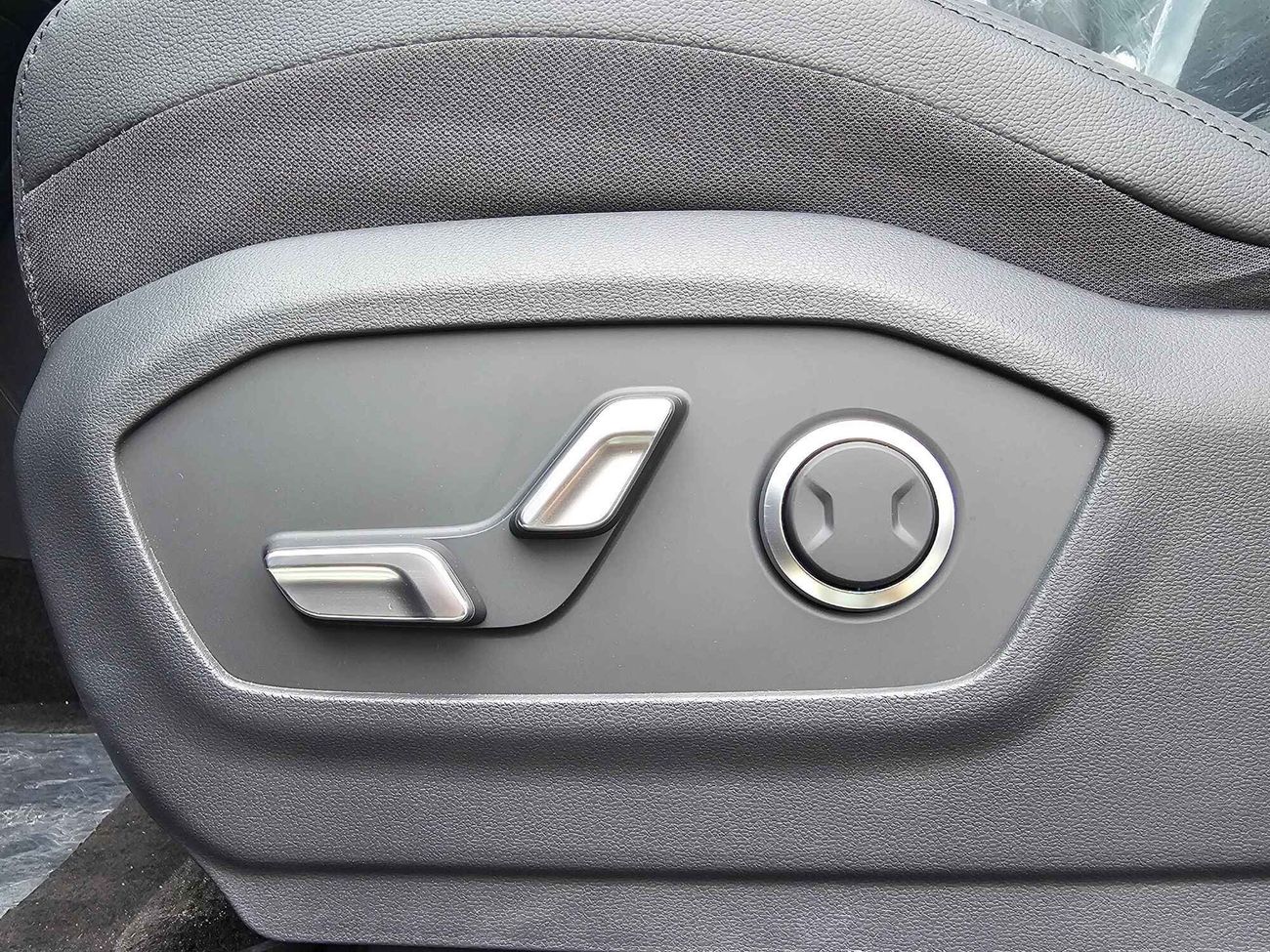 Hyundai Santa Fe LUXURY, NEW SHAPE, 2.5T, SUNROOF, "4" CAMERAS (CODE # 67973)