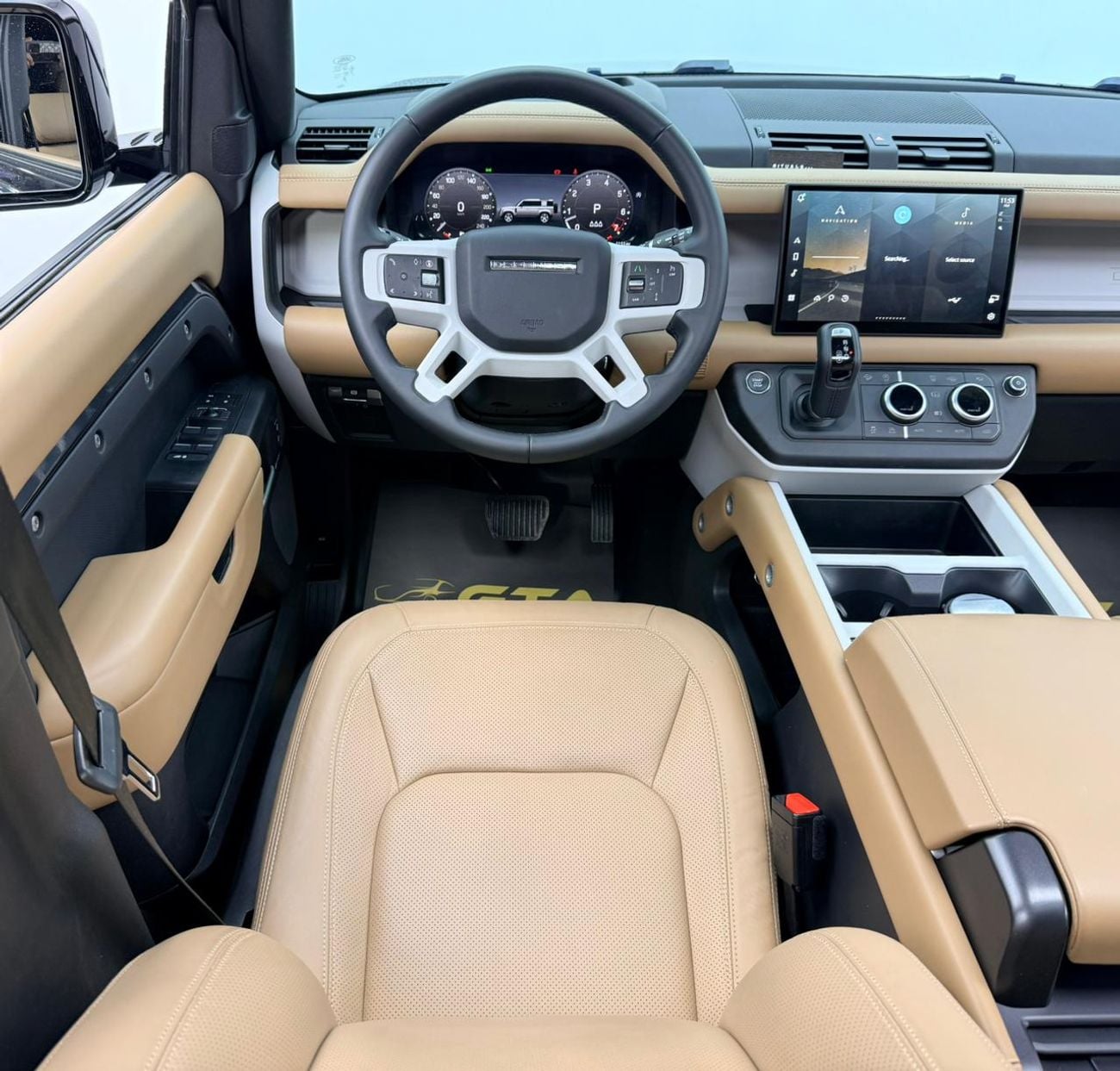 لاند روفر ديفندر P400 110 X-Dynamic SE 3.0L (5 Seater)