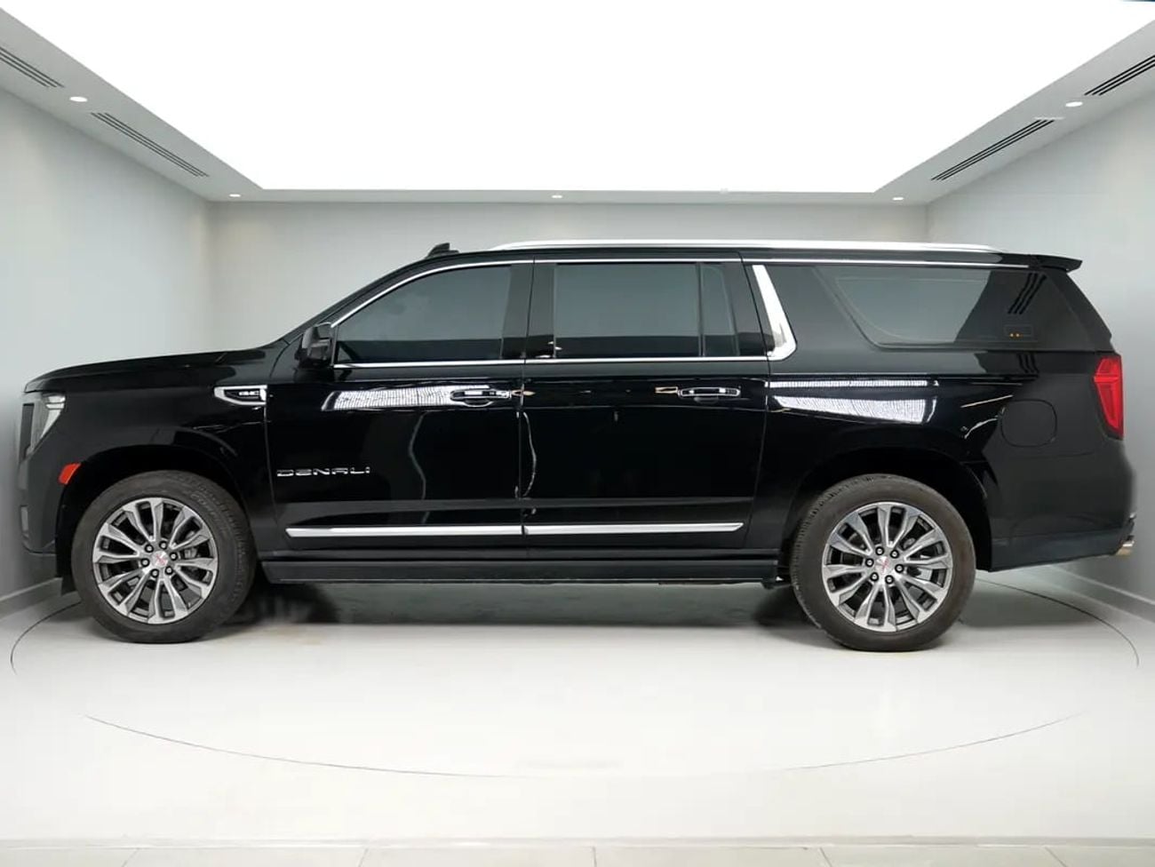 جي أم سي يوكون XL Denali | GCC Specs | | 4WD | Full Size SUV