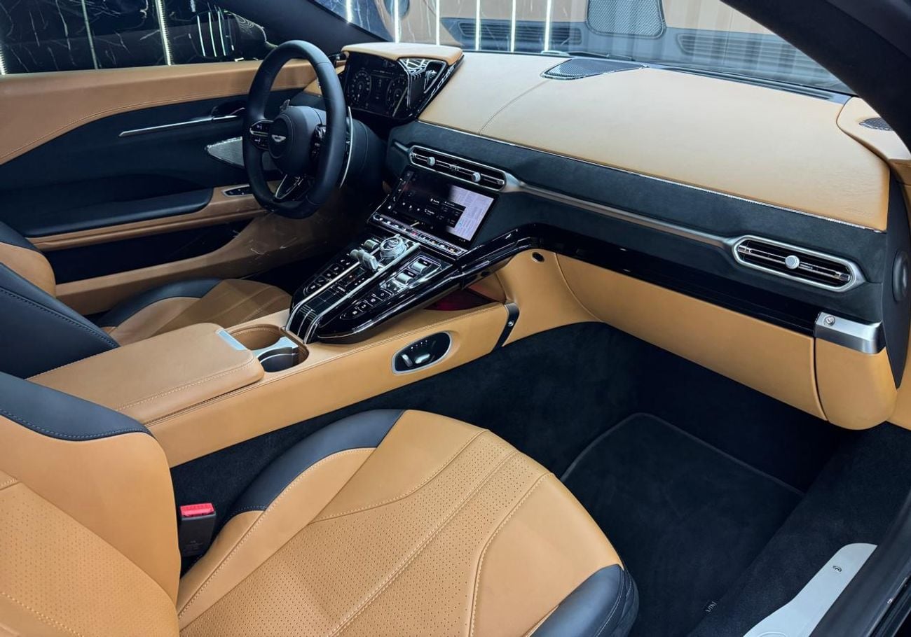 Aston Martin Vantage Standard V8