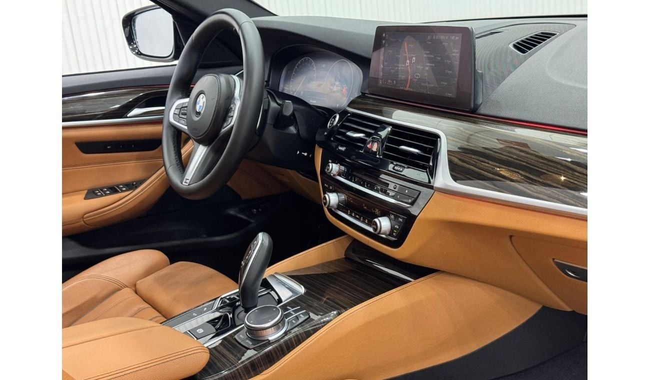 بي أم دبليو 520i 2019 BMW 520i M-Kit, Full BMW (AGMC) Service History, Warranty, Excellent Condition, GCC