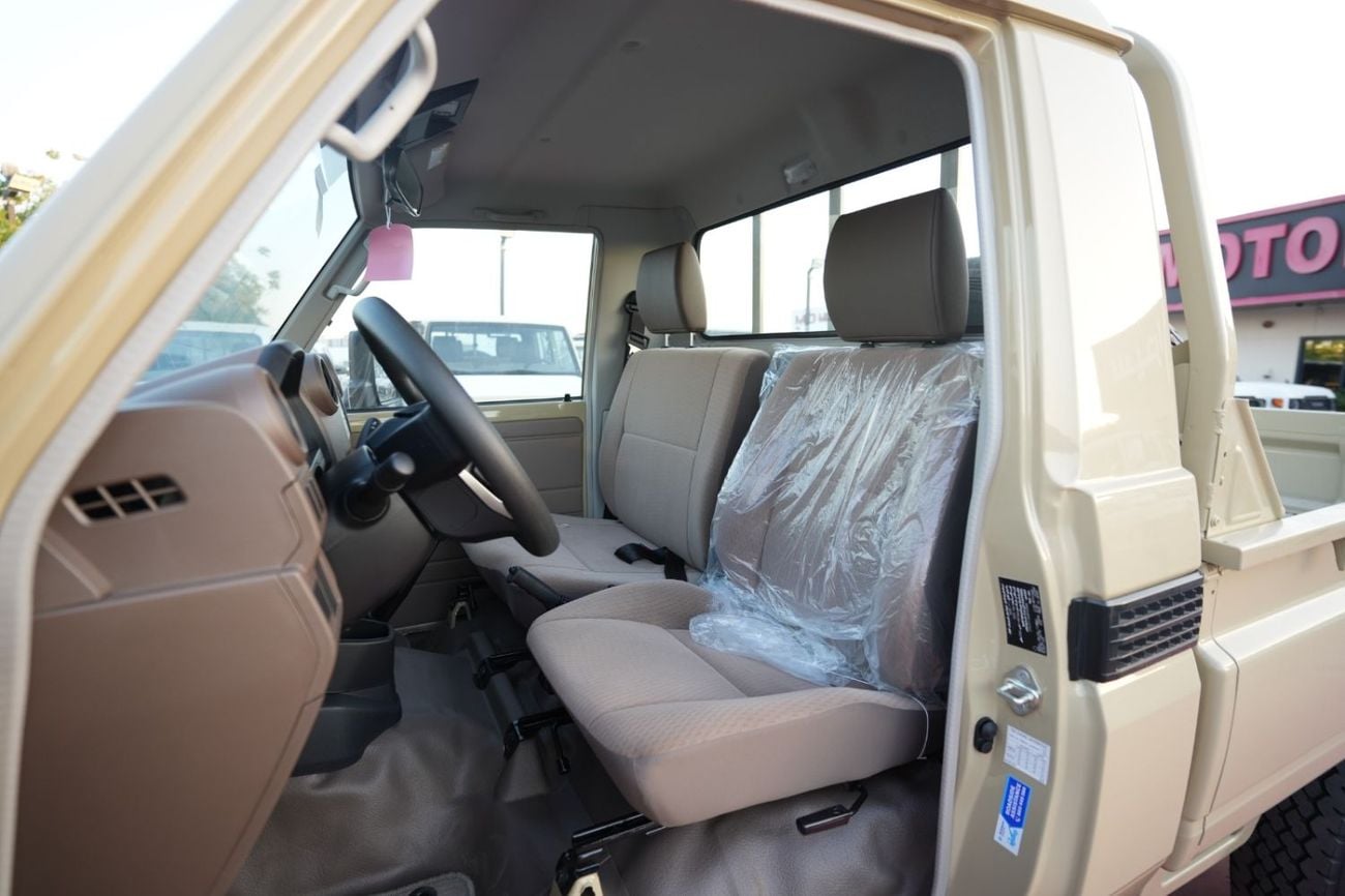 Toyota Land Cruiser Pick Up TOYOTA LAND CRUISER 79 SINGLE CAB PICKUP PETROL 4.0L V6 4WD MT MODEL 2025 WITH DIFF-LOCK