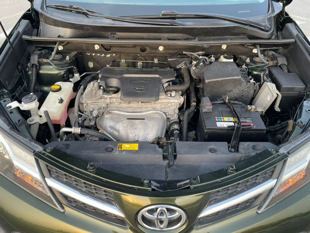 تويوتا راف ٤ 2013 Toyota Rav4 XLE 4x4 Full Option - Sunroof - Special Color With Rims - 109,300 Mileage