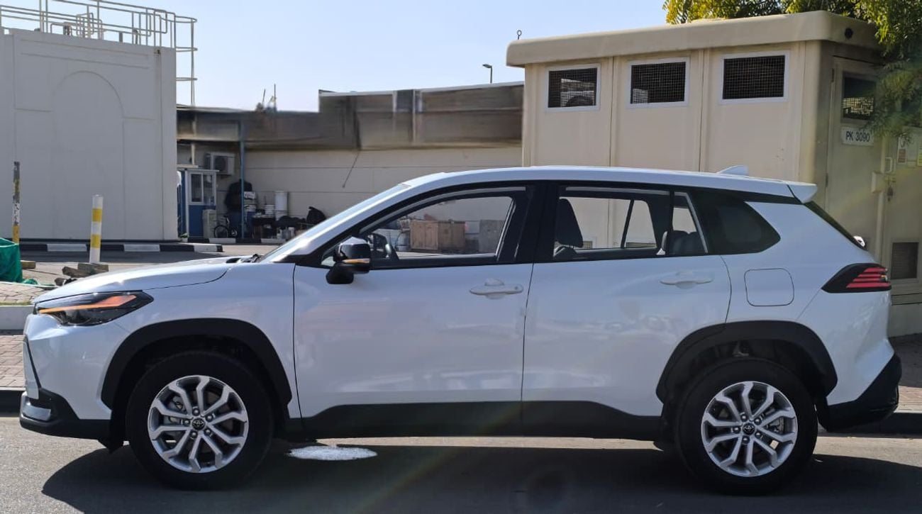 تويوتا فرونتلاندر 2.0L Hybrid Leading 2025 Model