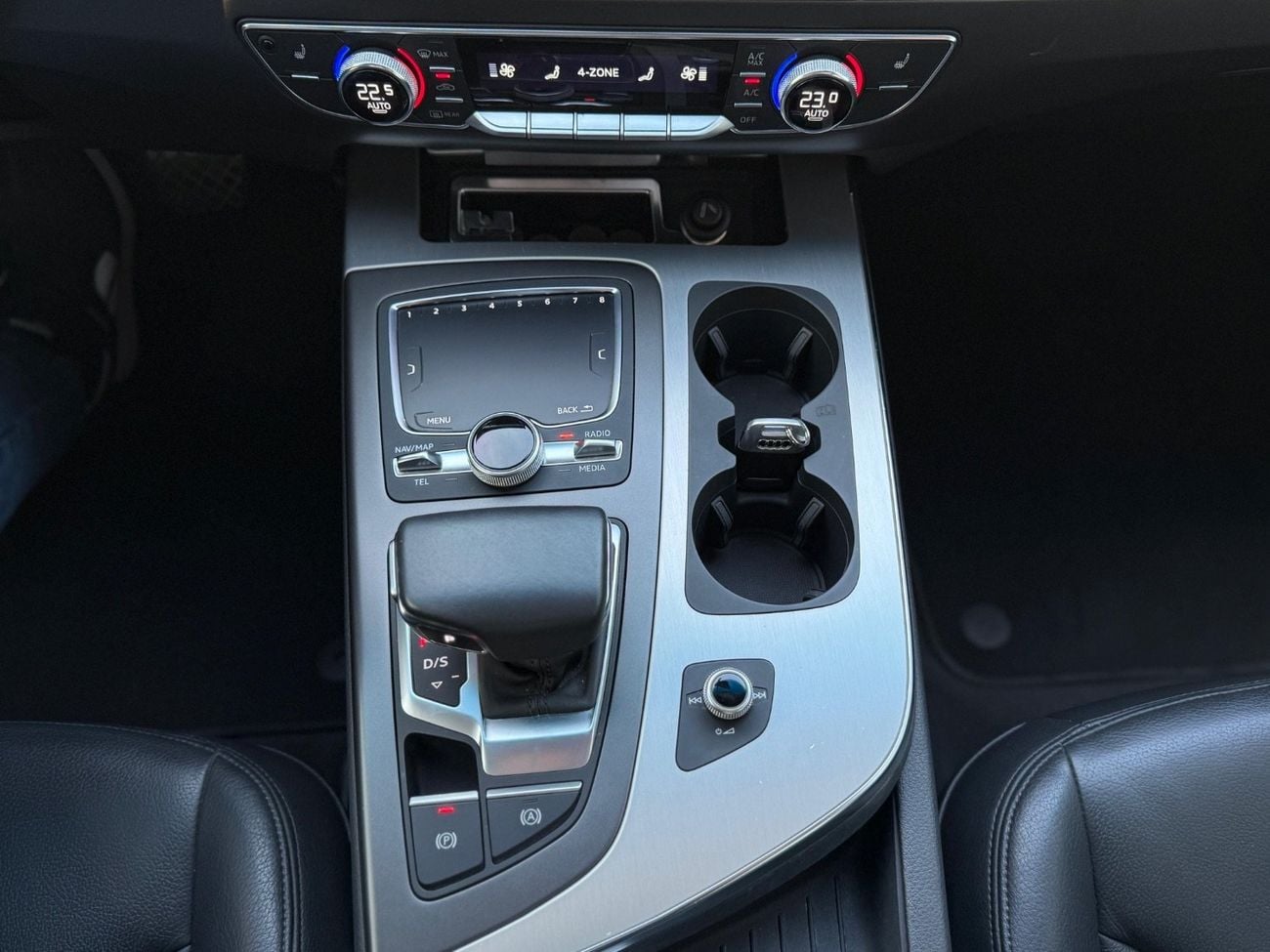 أودي Q7 45 TFSI quattro S-Line 3.0L