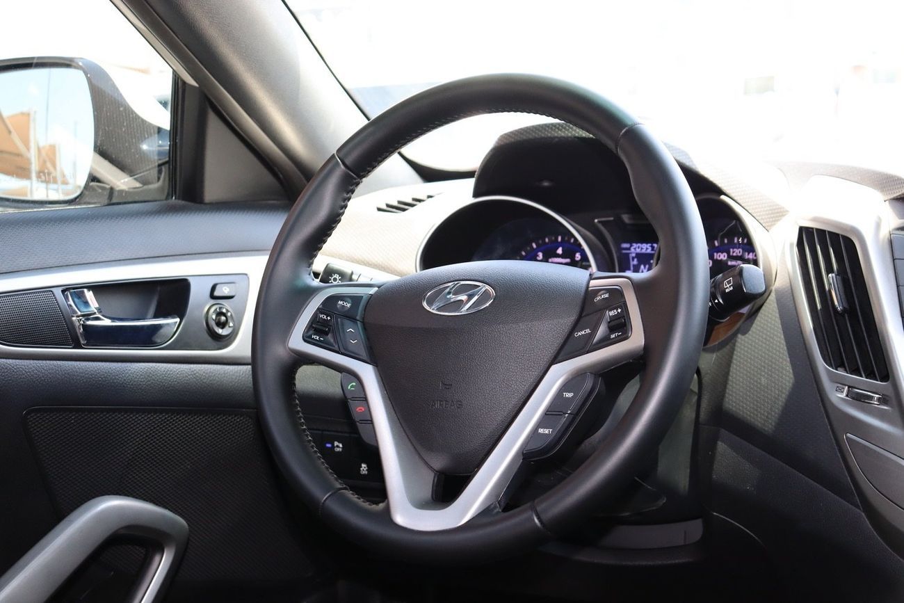 هيونداي فيلوستر GLS 1.6L Hyundai Veloster GLS Top 1.6L / 2016 / GCC / Free Accident Clean/ Original paint