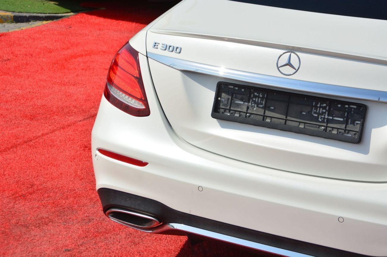 مرسيدس بنز E300 AMG Premium + 2.0L