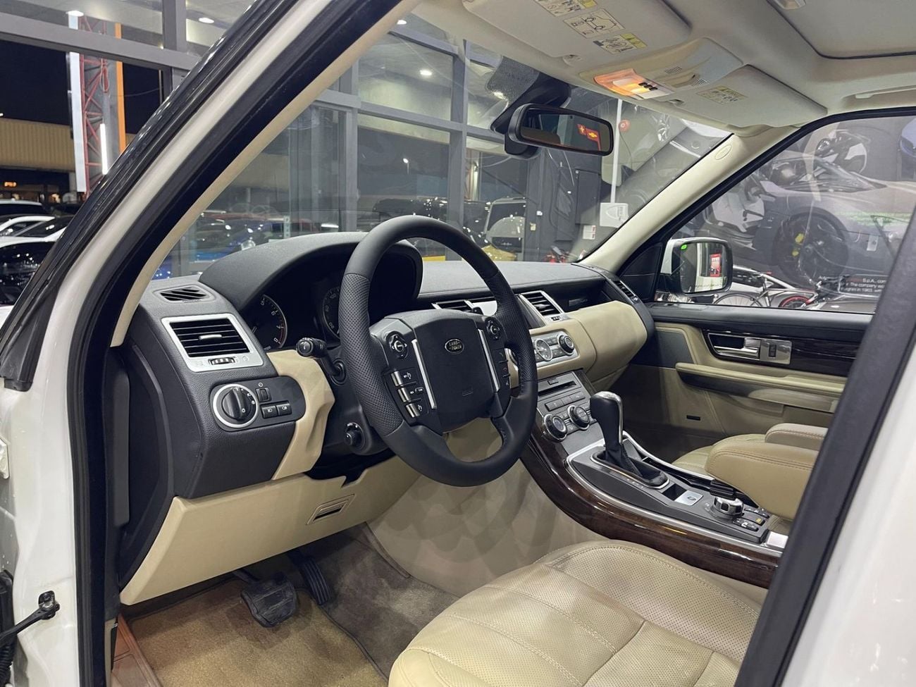 Land Rover Range Rover Sport HSE Land Rover Range Rover Sport 2011 GCC Spec Original paint
