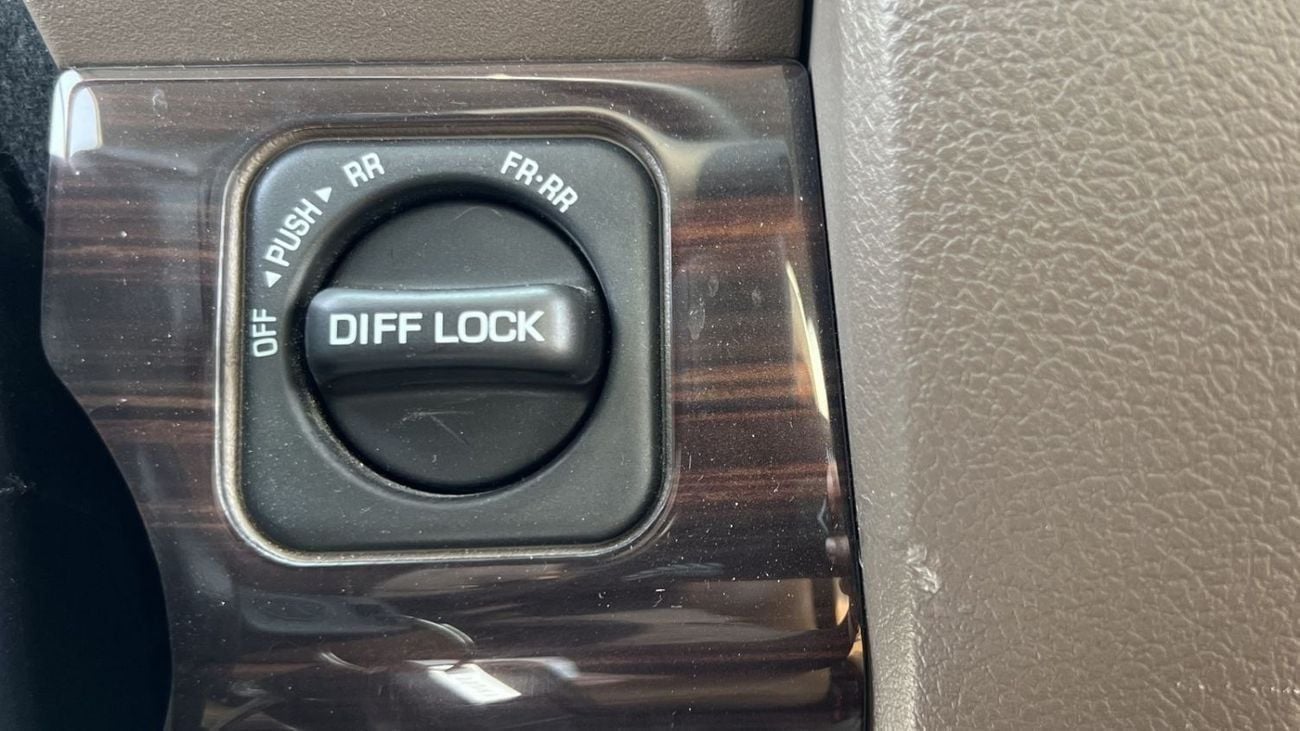 تويوتا لاند كروزر بيك آب 4.0L Double Cab