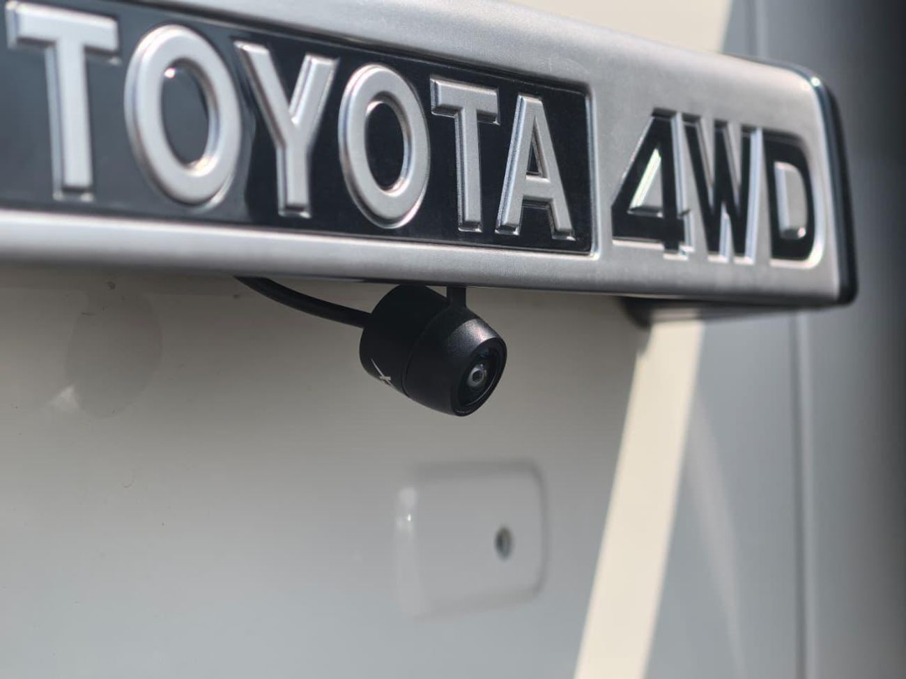 Toyota Land Cruiser 70 | 4.2L V6 DIESEL | DVD CAMERA | LEATHER SEATS | MY2026