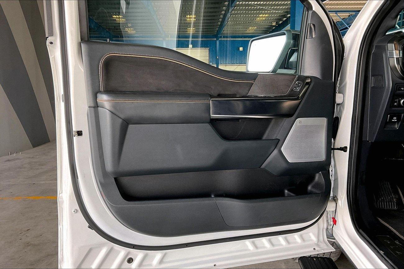 Ford F 150 Platinum FX4 - Super Crew | Guaranteed Warranty | 0 Down Payment