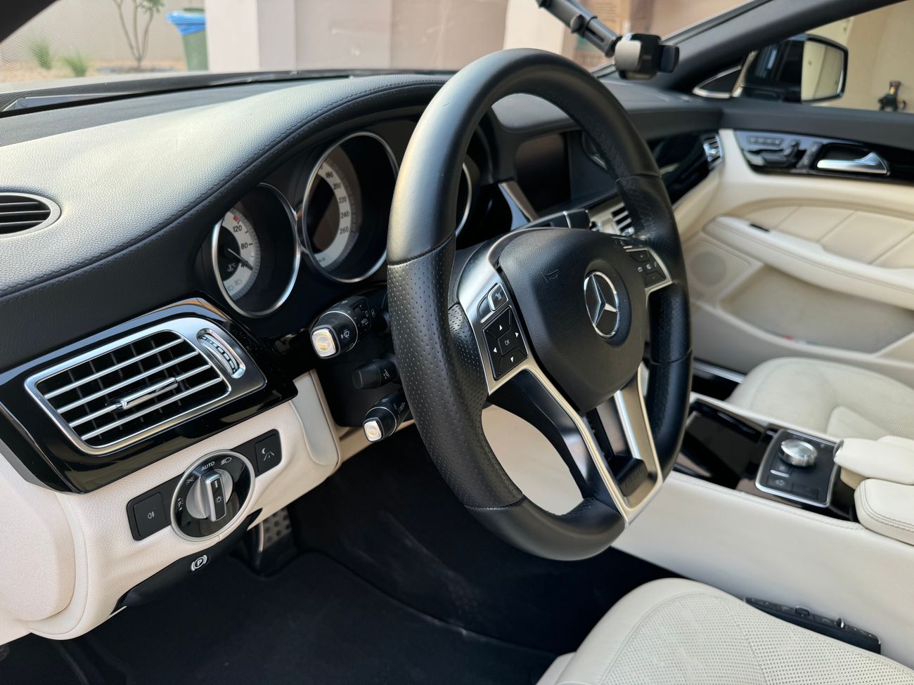 Mercedes-Benz CLS 500 Shooting Brake 4.7L V8